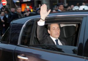 sarkozy_kaybetti_fransa_secim_rekoru