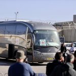 AA-20231124-33011943-33011934-ISRAIL_ILE_HAMAS_ARASINDAKI_MUTABAKAT_KAPSAMINDA_GAZZEDEKI_CATISMALARA_4_GUN_INSANI_ARA