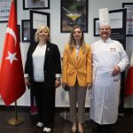 Ayse_Sebnem Manav_Turk_Mutfagi_Haftasi_2_BordoBaskonsoloslugu